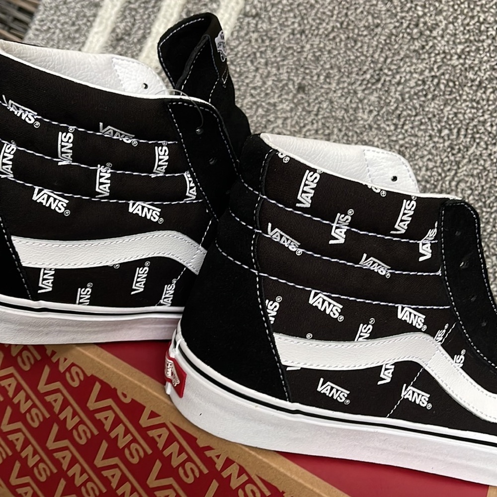 Vans Men’s Sk8-Hi Vans Black/True White Sneakers - Picture 15 of 16